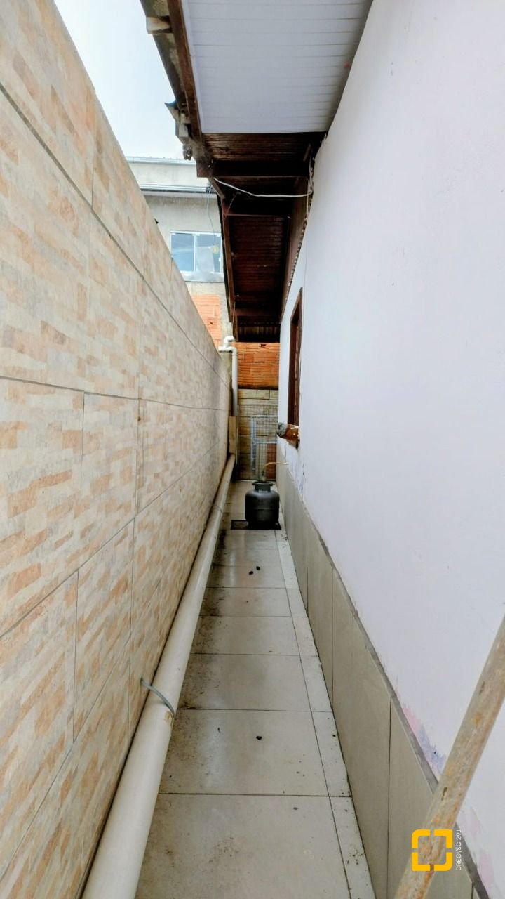 Casa com 53m², 2 quartos, 1 garagem, no bairro Vargem do Bom Jesus em Florianópolis