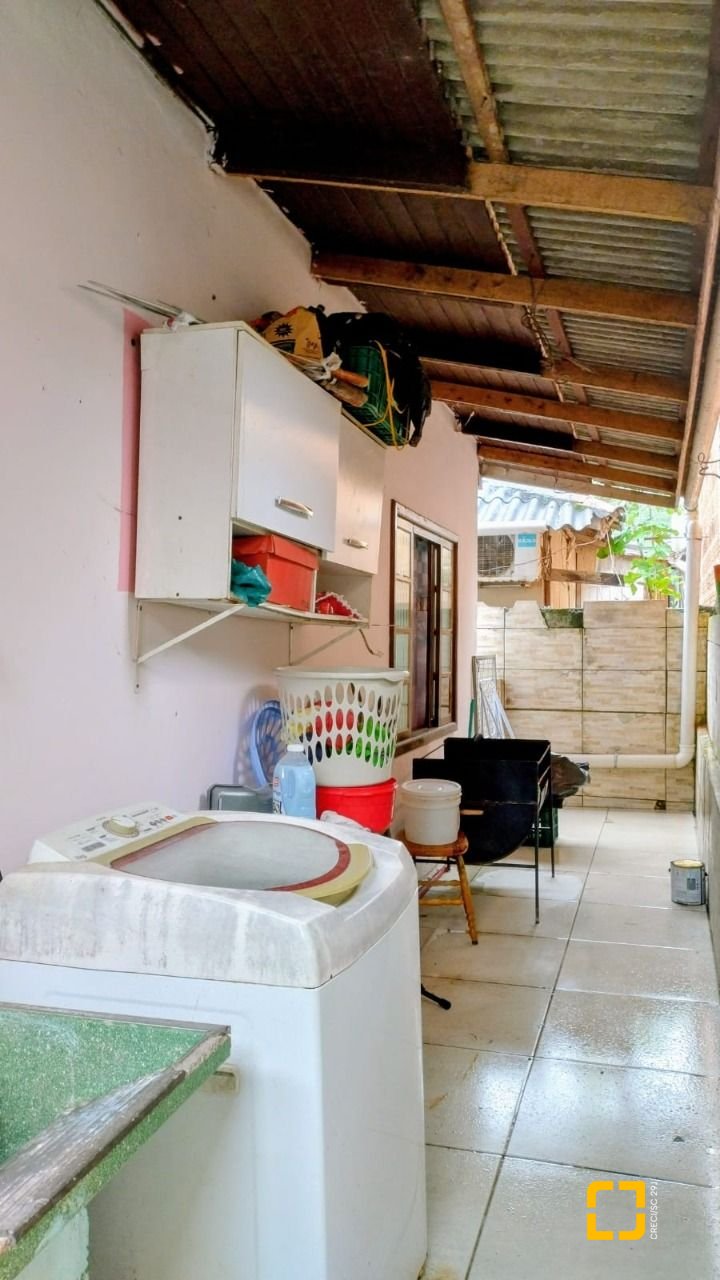 Casa com 53m², 2 quartos, 1 garagem, no bairro Vargem do Bom Jesus em Florianópolis