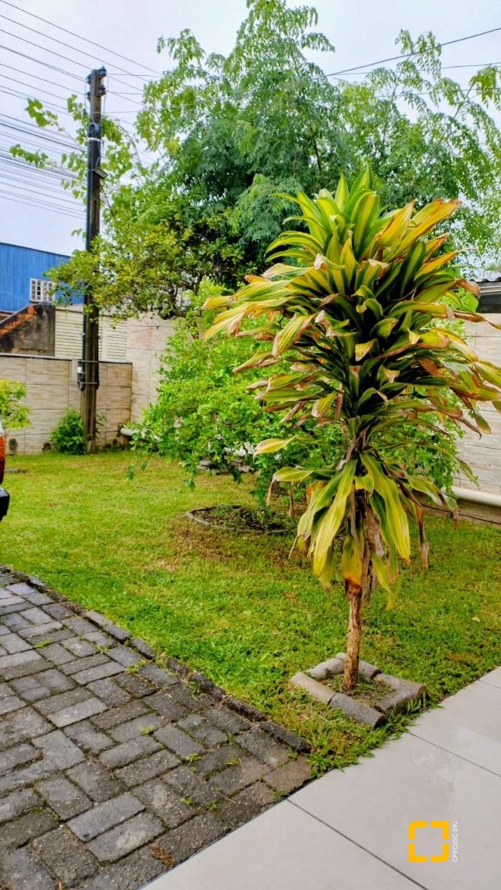 Casa com 53m², 2 quartos, 1 garagem, no bairro Vargem do Bom Jesus em Florianópolis
