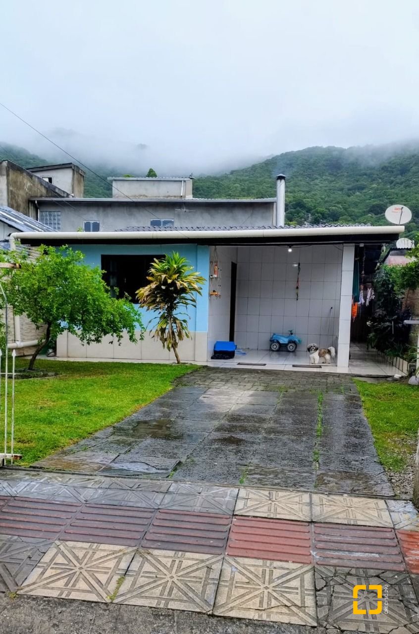 Casa com 53m², 2 quartos, 1 garagem, no bairro Vargem do Bom Jesus em Florianópolis