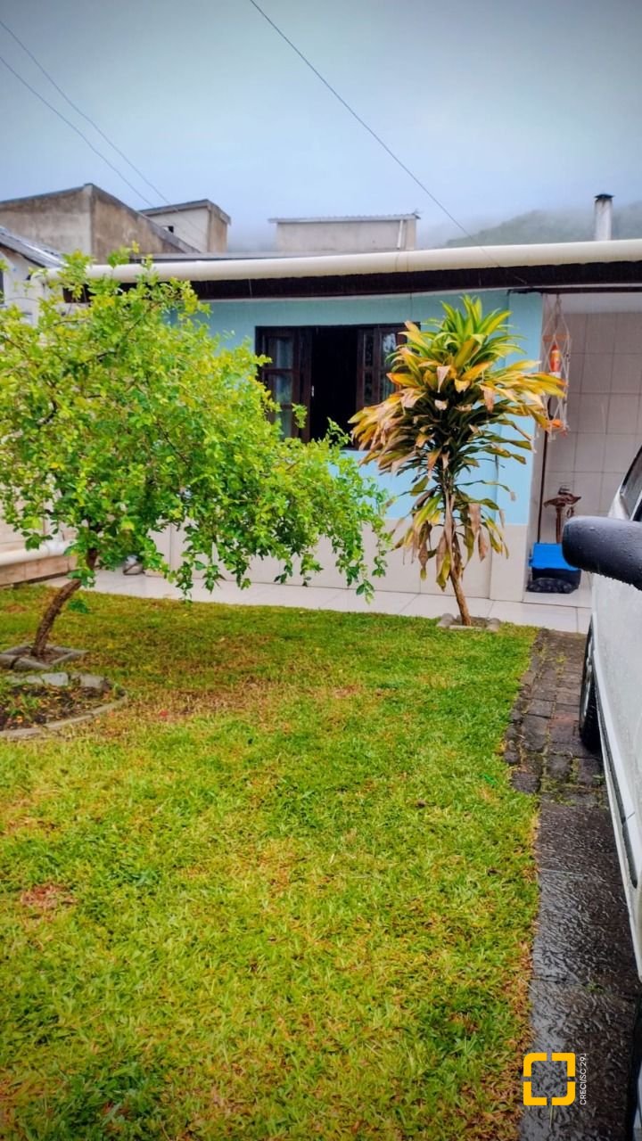 Casa com 53m², 2 quartos, 1 garagem, no bairro Vargem do Bom Jesus em Florianópolis