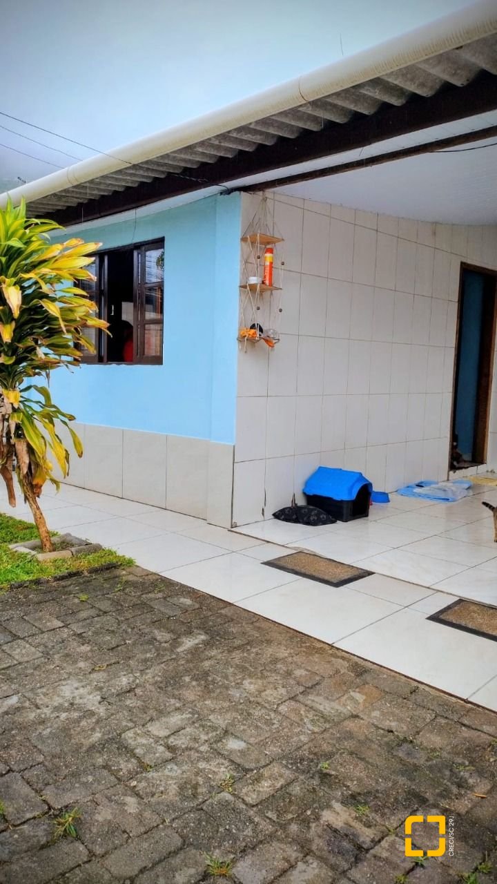 Casa com 53m², 2 quartos, 1 garagem, no bairro Vargem do Bom Jesus em Florianópolis