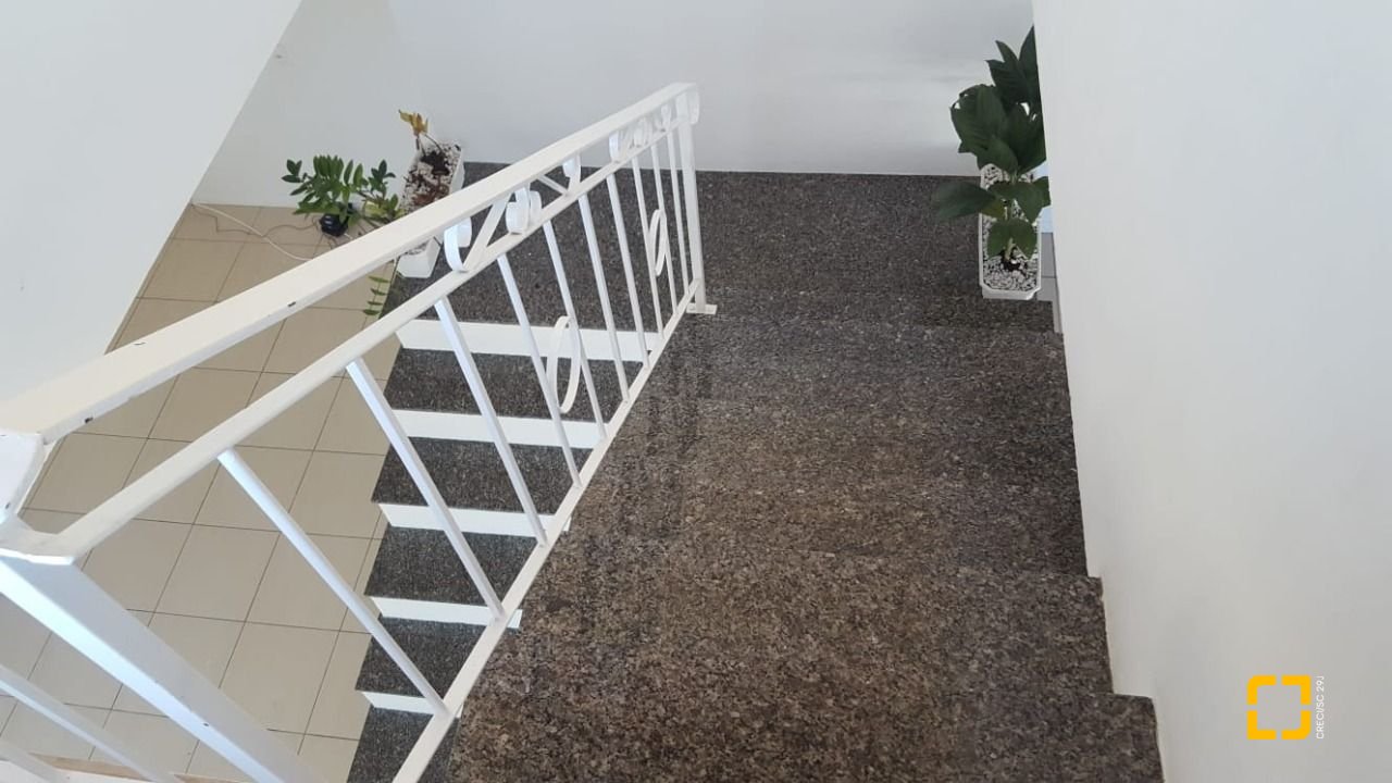 Casa com 102m², 4 quartos (sendo 2 suítes), 2 garagens, no bairro Campeche em Florianópolis