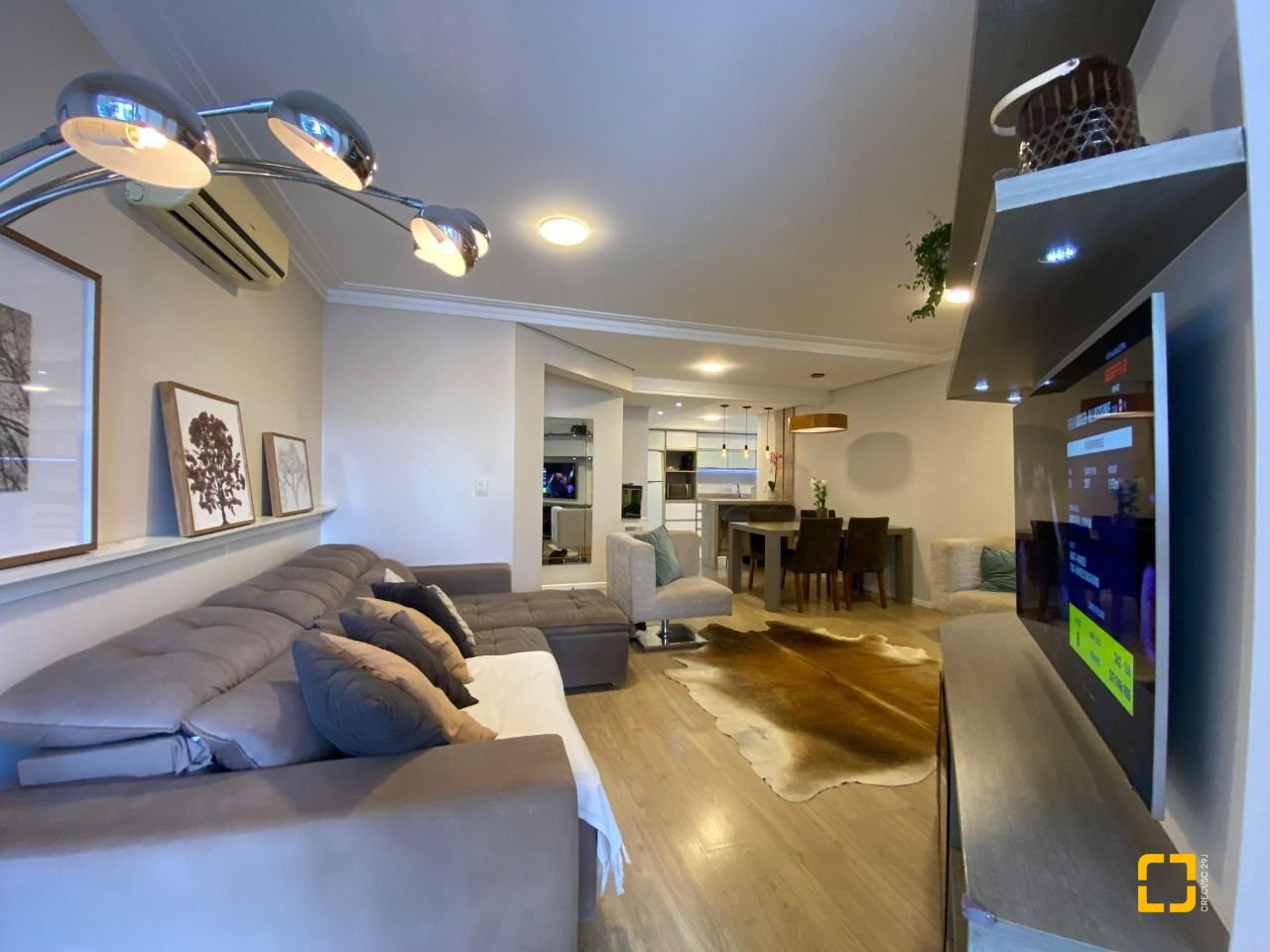 Apartamento com 108m², 5 quartos (sendo 1 suíte), 2 garagens, no bairro Beiramar em Florianópolis