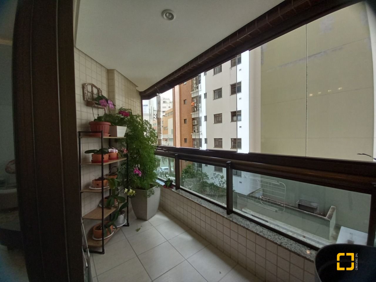 Apartamento com 110m², 4 quartos (sendo 1 suíte), 2 garagens, no bairro Centro em Florianópolis