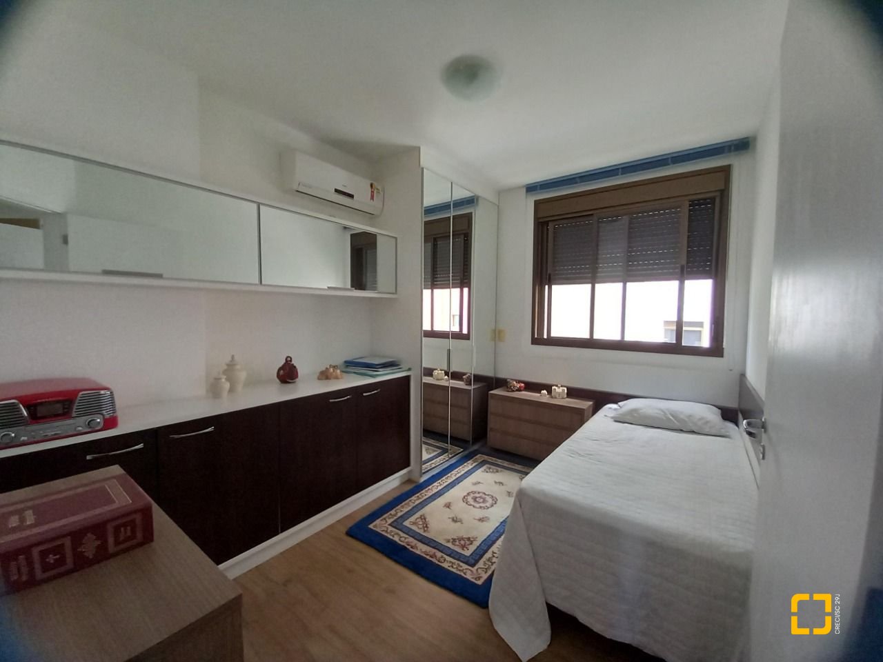 Apartamento com 110m², 4 quartos (sendo 1 suíte), 2 garagens, no bairro Centro em Florianópolis