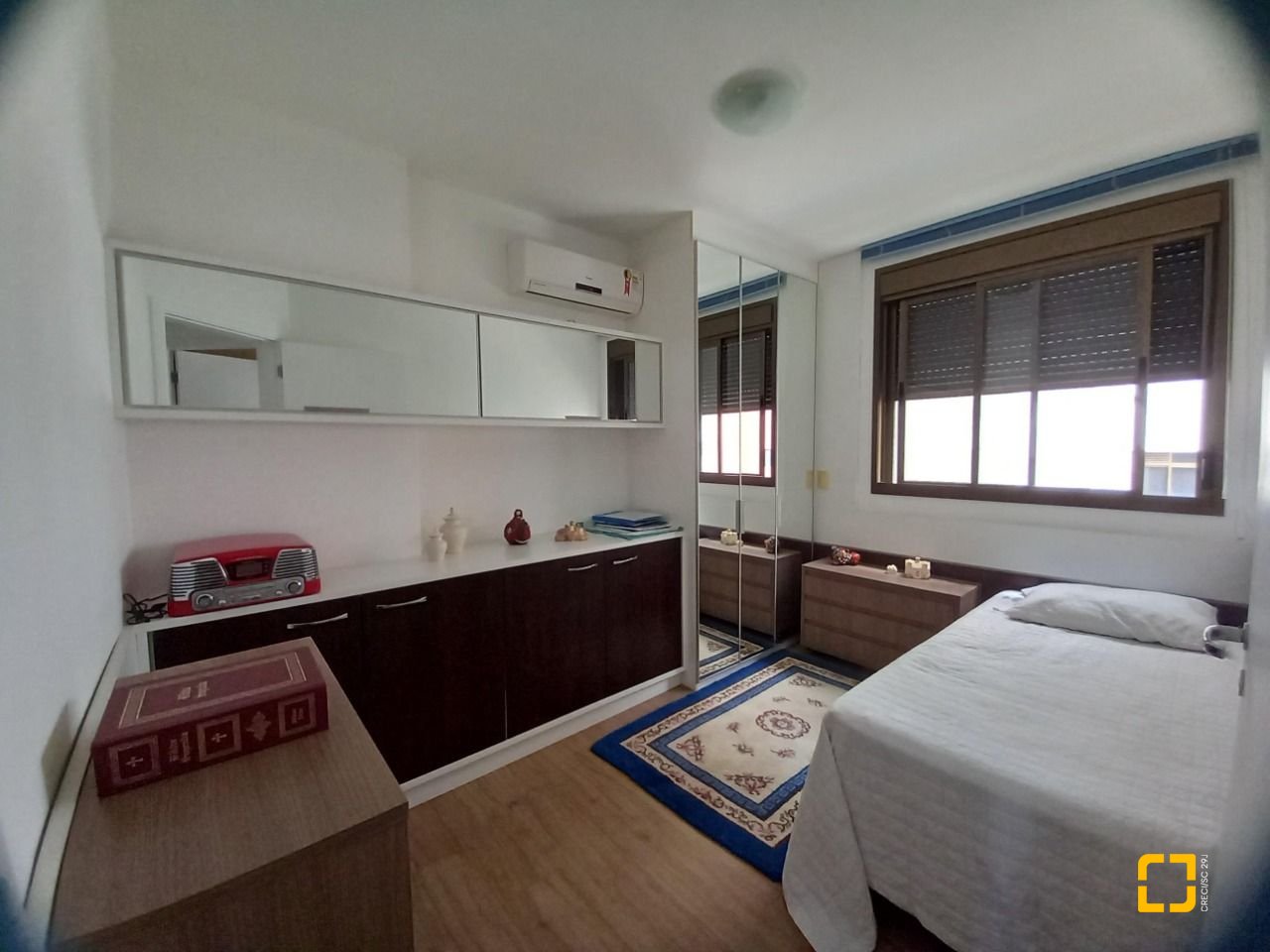 Apartamento com 110m², 4 quartos (sendo 1 suíte), 2 garagens, no bairro Centro em Florianópolis