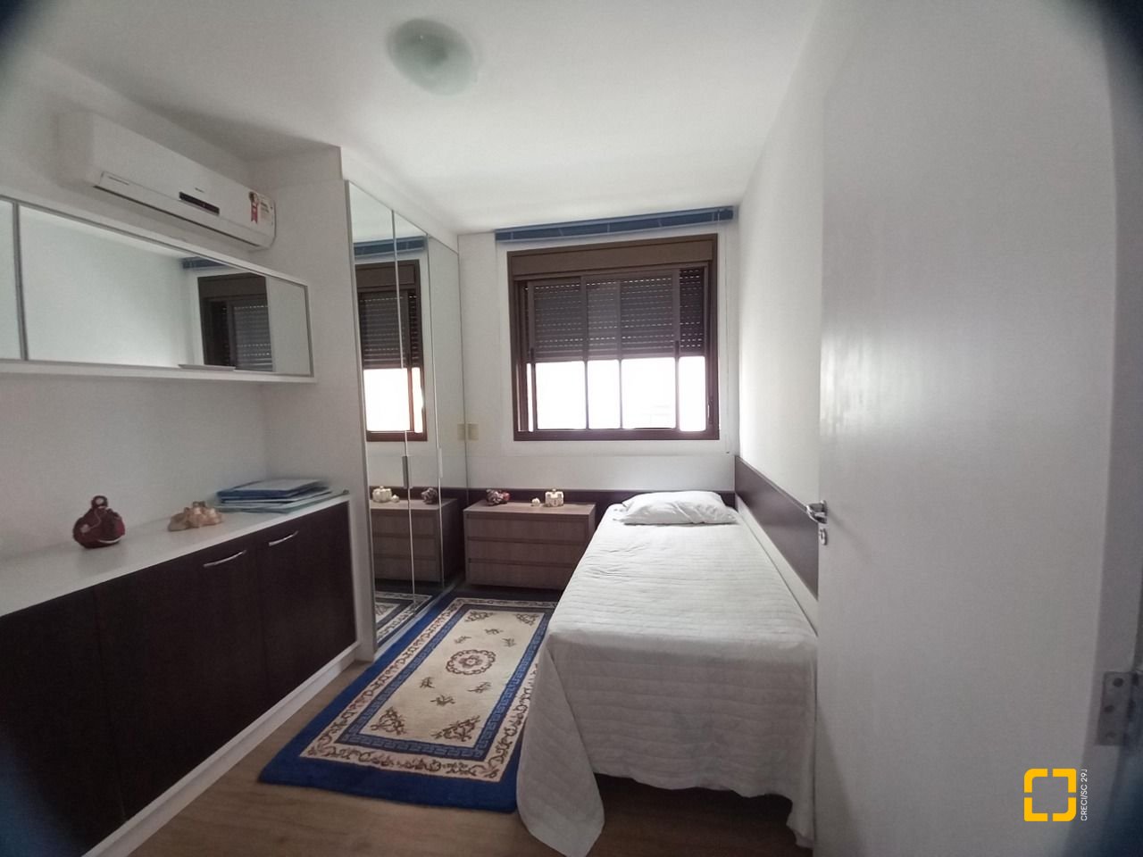Apartamento com 110m², 4 quartos (sendo 1 suíte), 2 garagens, no bairro Centro em Florianópolis