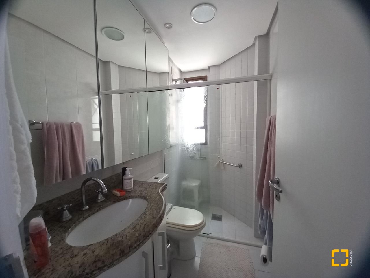 Apartamento com 110m², 4 quartos (sendo 1 suíte), 2 garagens, no bairro Centro em Florianópolis