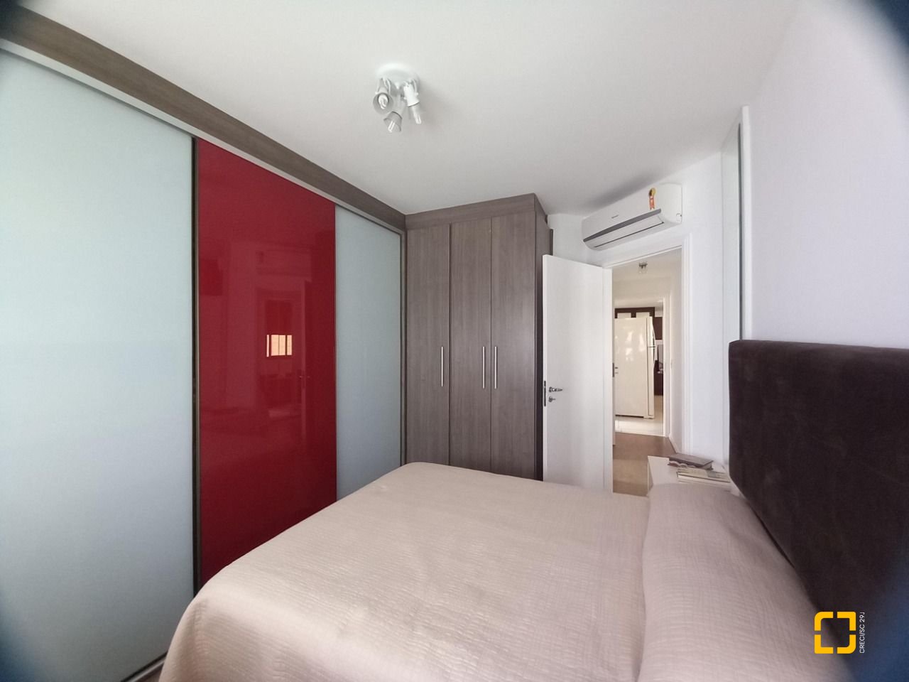 Apartamento com 110m², 4 quartos (sendo 1 suíte), 2 garagens, no bairro Centro em Florianópolis