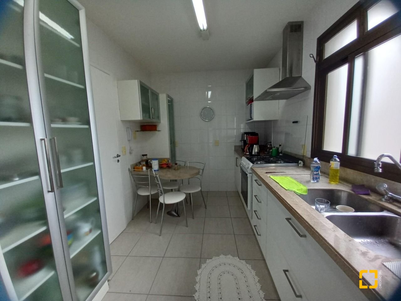 Apartamento com 110m², 4 quartos (sendo 1 suíte), 2 garagens, no bairro Centro em Florianópolis