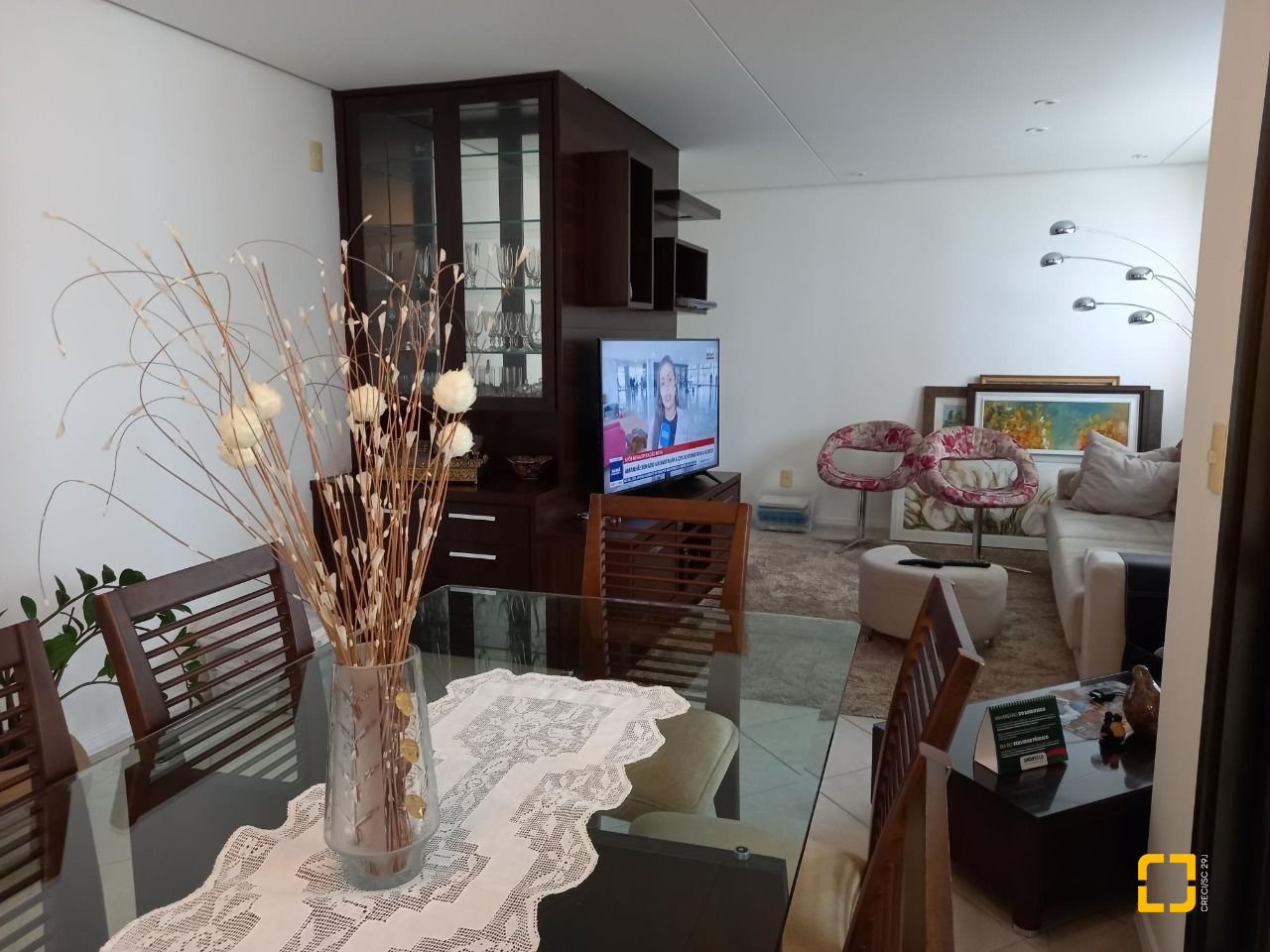 Apartamento com 110m², 4 quartos (sendo 1 suíte), 2 garagens, no bairro Centro em Florianópolis