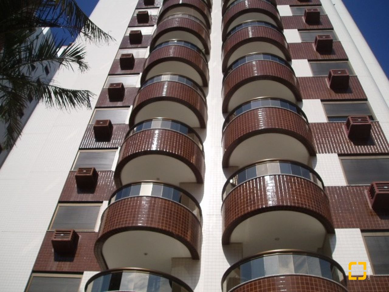 Apartamento com 110m², 4 quartos (sendo 1 suíte), 2 garagens, no bairro Centro em Florianópolis