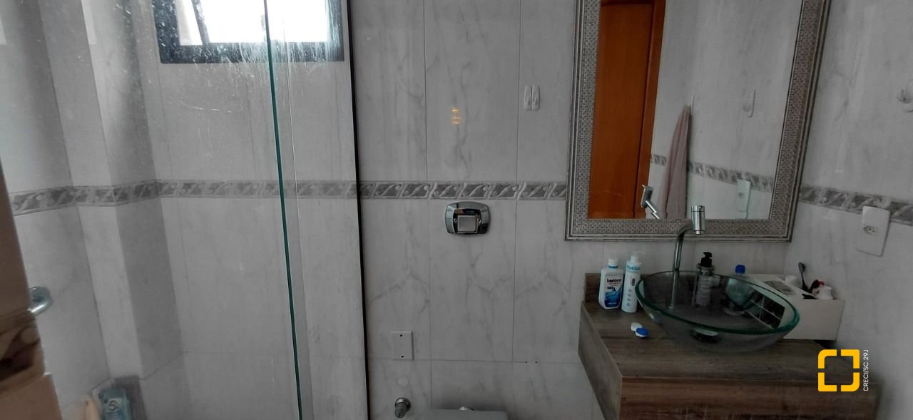 Apartamento com 93m², 4 quartos (sendo 1 suíte), 1 garagem, no bairro Centro em Florianópolis