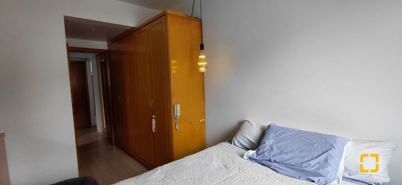 Apartamento com 93m², 4 quartos (sendo 1 suíte), 1 garagem, no bairro Centro em Florianópolis