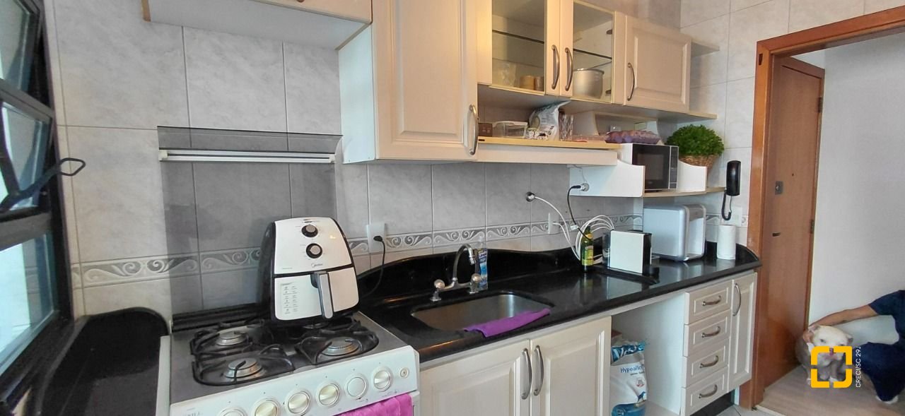 Apartamento com 93m², 4 quartos (sendo 1 suíte), 1 garagem, no bairro Centro em Florianópolis