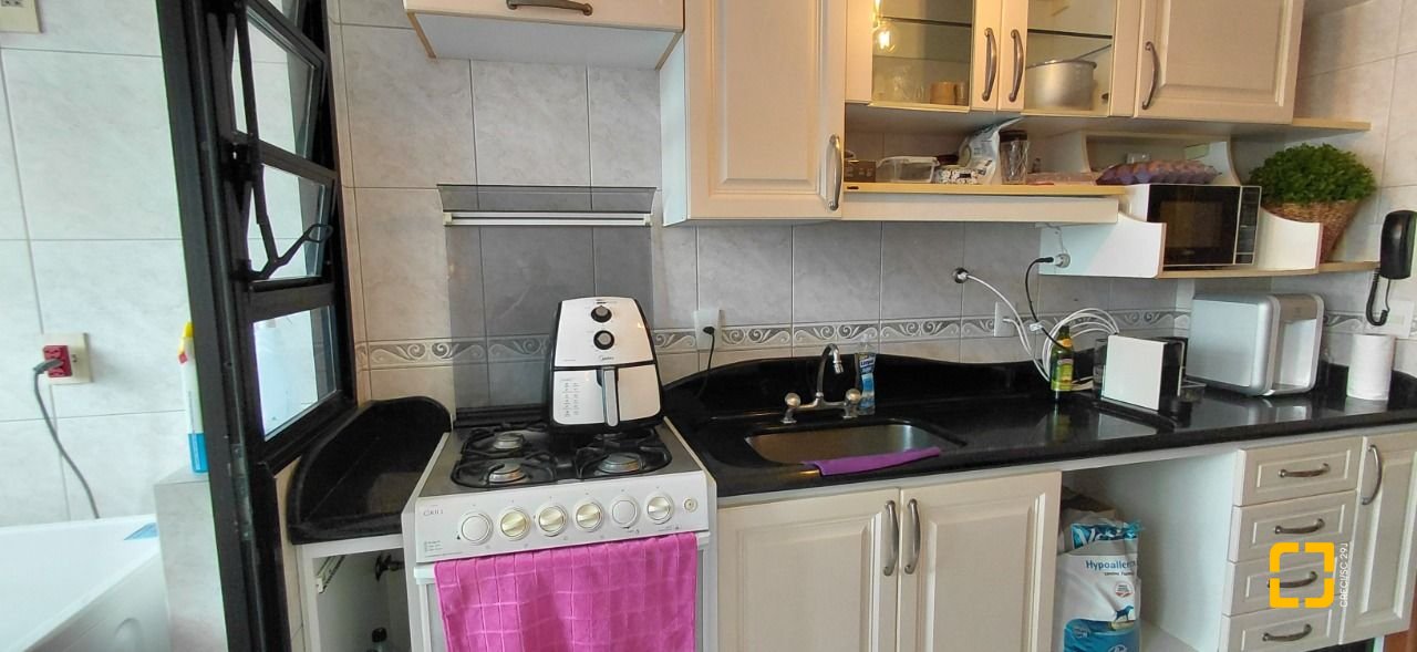 Apartamento com 93m², 4 quartos (sendo 1 suíte), 1 garagem, no bairro Centro em Florianópolis