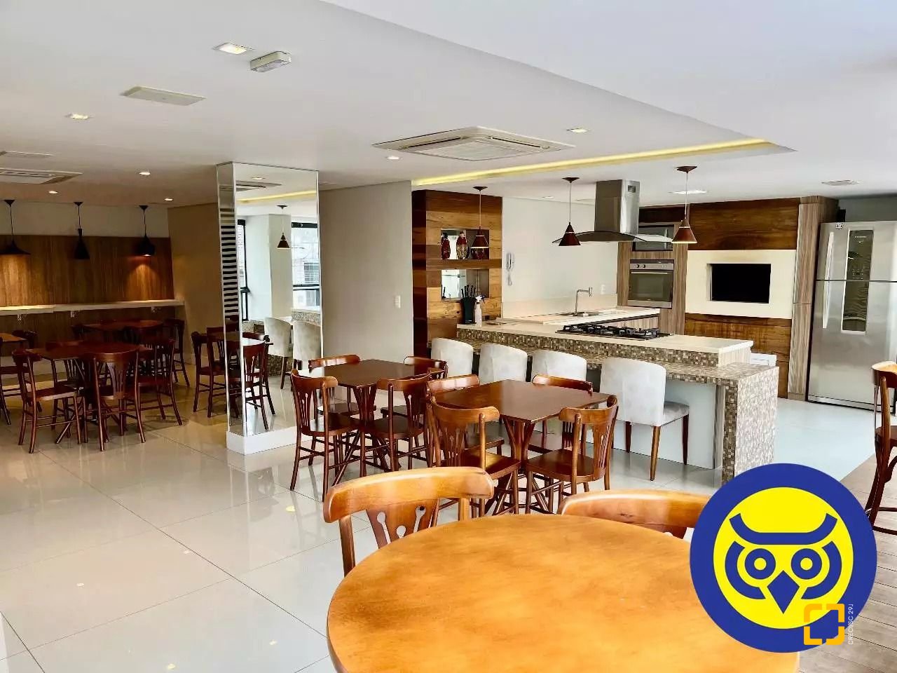 Apartamento com 93m², 4 quartos (sendo 1 suíte), 1 garagem, no bairro Centro em Florianópolis