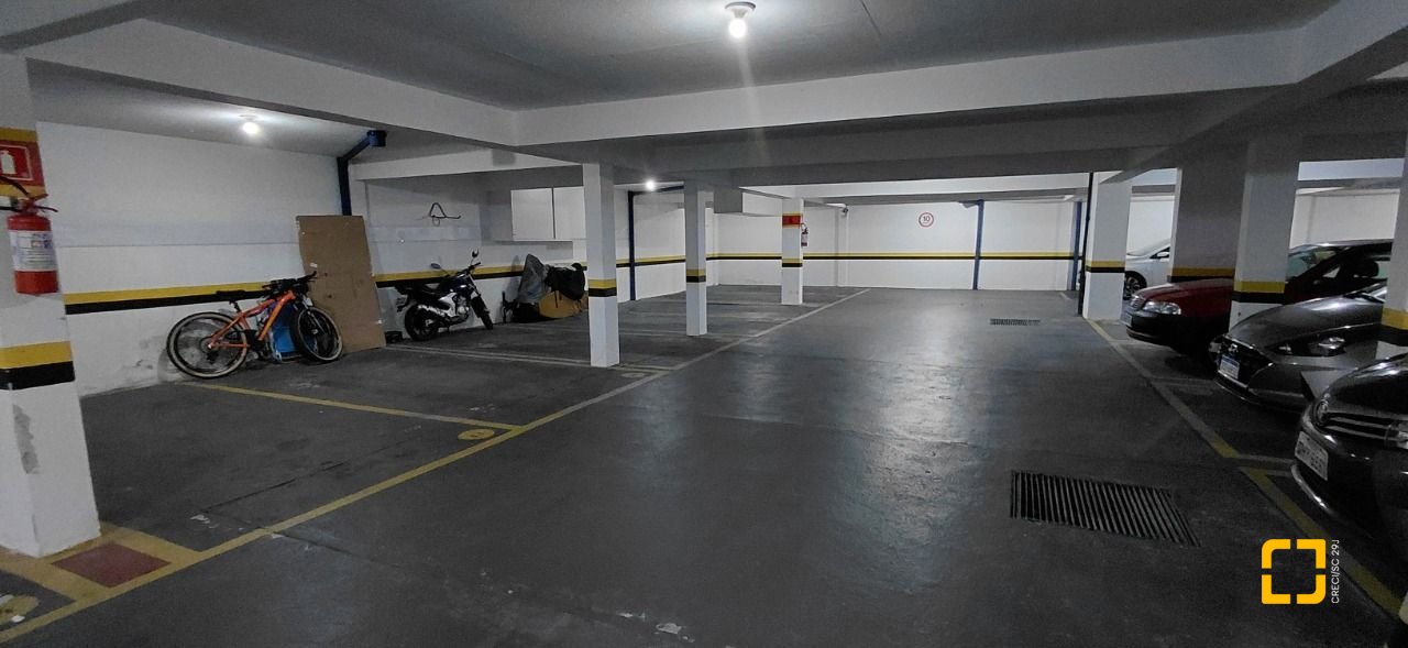 Apartamento com 93m², 4 quartos (sendo 1 suíte), 1 garagem, no bairro Centro em Florianópolis