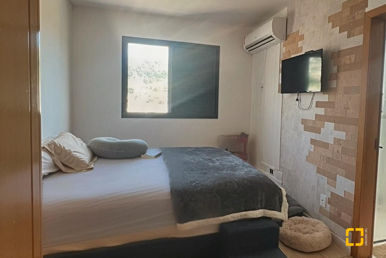 Apartamento com 93m², 4 quartos (sendo 1 suíte), 1 garagem, no bairro Centro em Florianópolis
