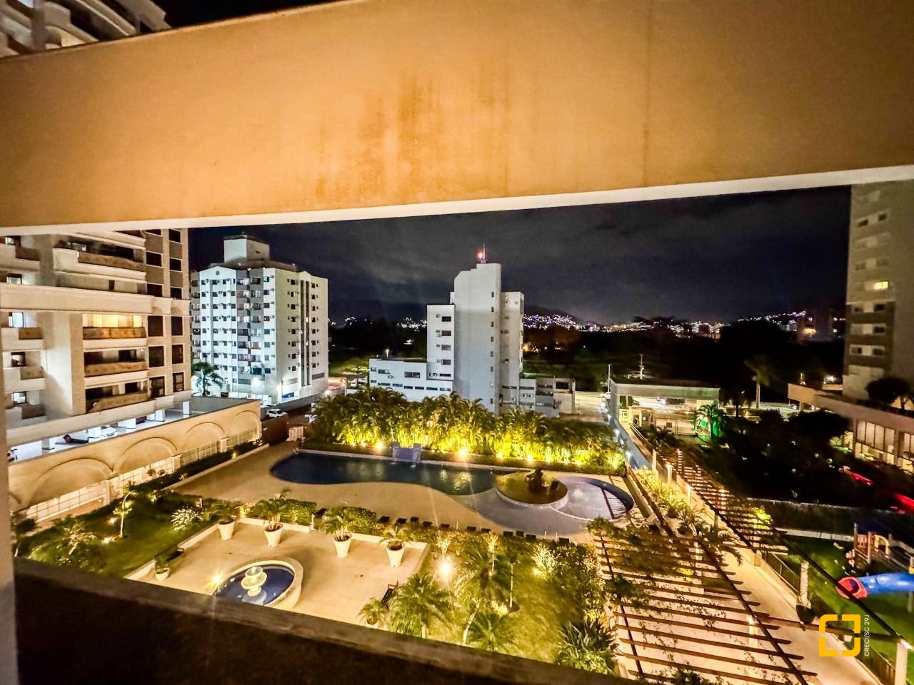 Apartamento com 68m², 3 quartos (sendo 1 suíte), 2 garagens, no bairro Itacorubi em Florianópolis