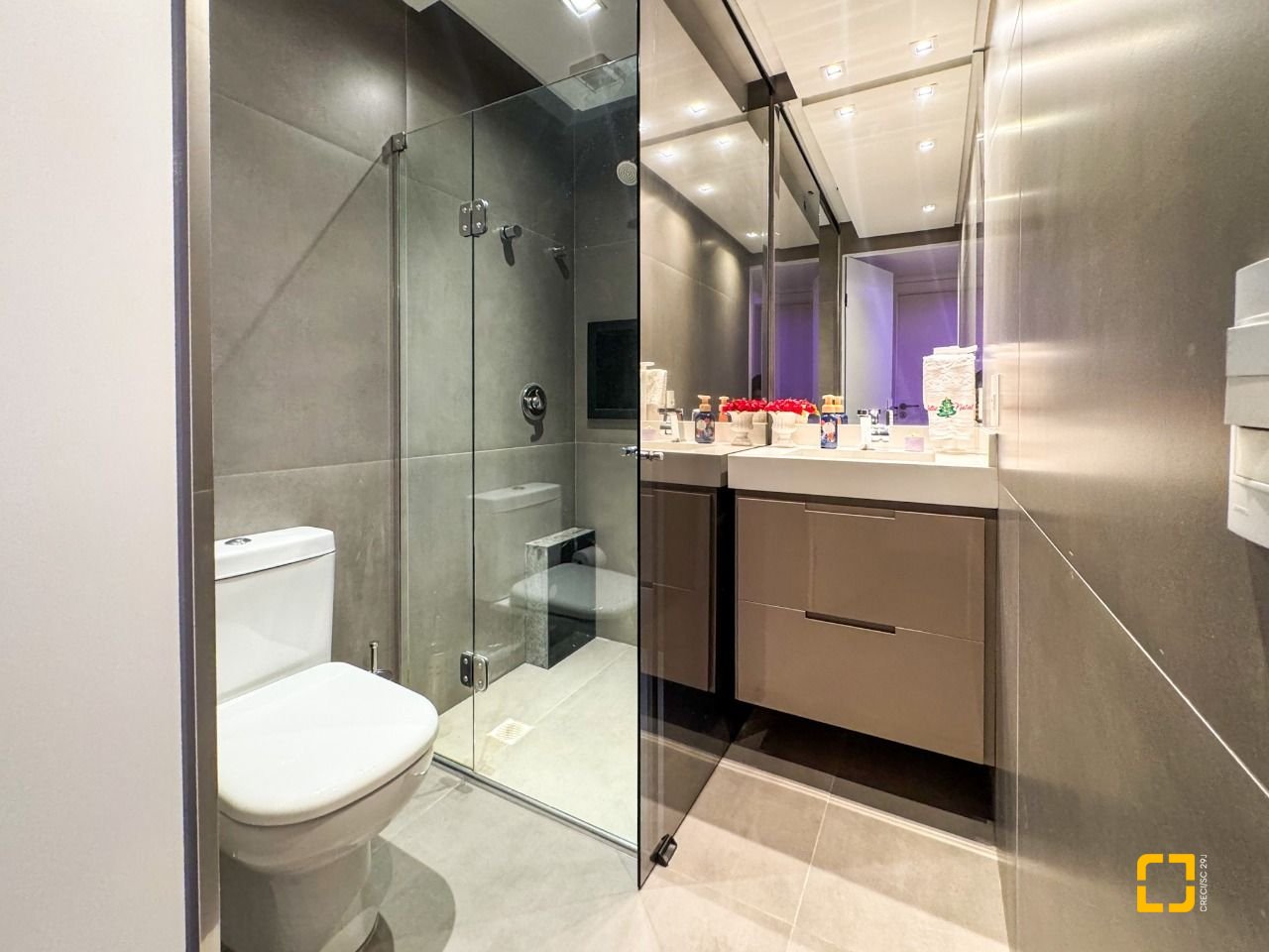 Apartamento com 68m², 3 quartos (sendo 1 suíte), 2 garagens, no bairro Itacorubi em Florianópolis