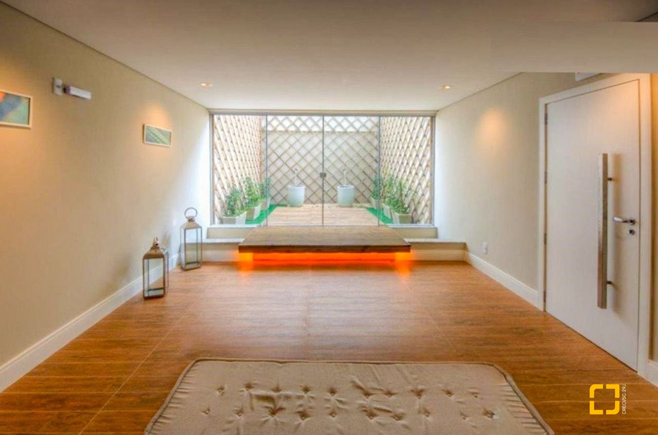 Apartamento com 68m², 3 quartos (sendo 1 suíte), 2 garagens, no bairro Itacorubi em Florianópolis