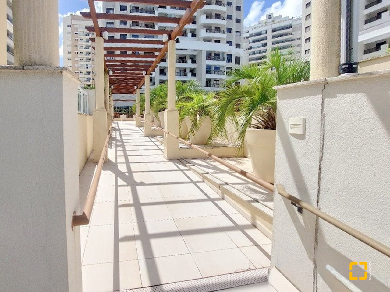 Apartamento com 68m², 3 quartos (sendo 1 suíte), 2 garagens, no bairro Itacorubi em Florianópolis
