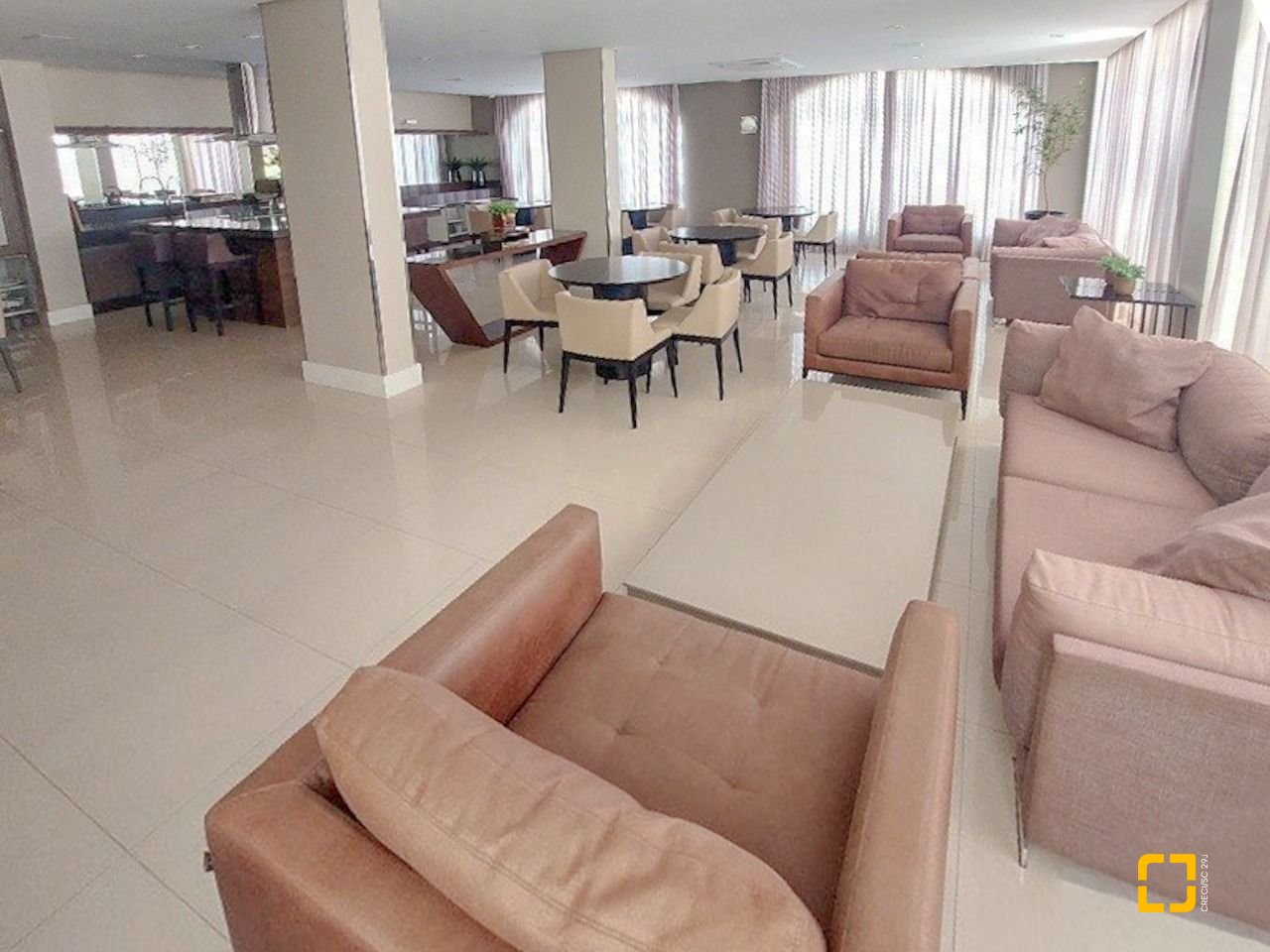 Apartamento com 68m², 3 quartos (sendo 1 suíte), 2 garagens, no bairro Itacorubi em Florianópolis