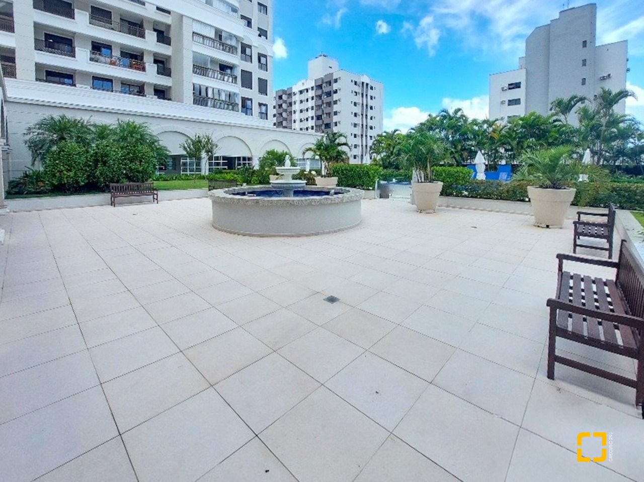 Apartamento com 68m², 3 quartos (sendo 1 suíte), 2 garagens, no bairro Itacorubi em Florianópolis