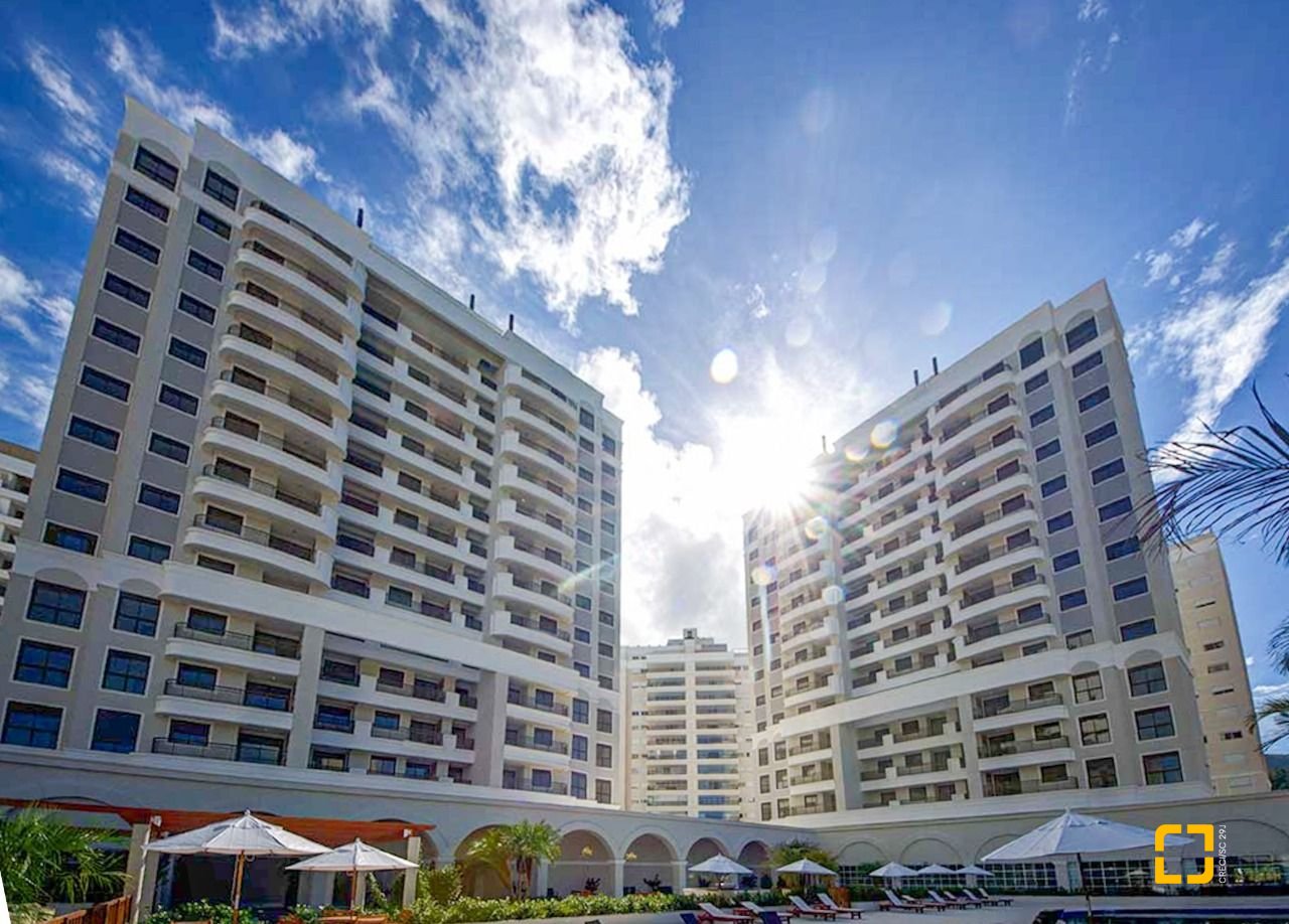 Apartamento com 68m², 3 quartos (sendo 1 suíte), 2 garagens, no bairro Itacorubi em Florianópolis