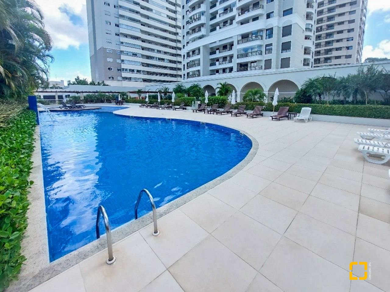 Apartamento com 68m², 3 quartos (sendo 1 suíte), 2 garagens, no bairro Itacorubi em Florianópolis