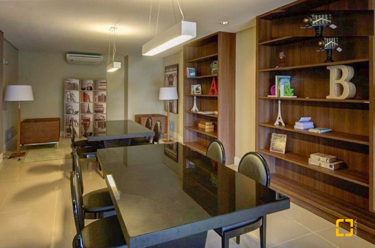 Apartamento com 68m², 3 quartos (sendo 1 suíte), 2 garagens, no bairro Itacorubi em Florianópolis