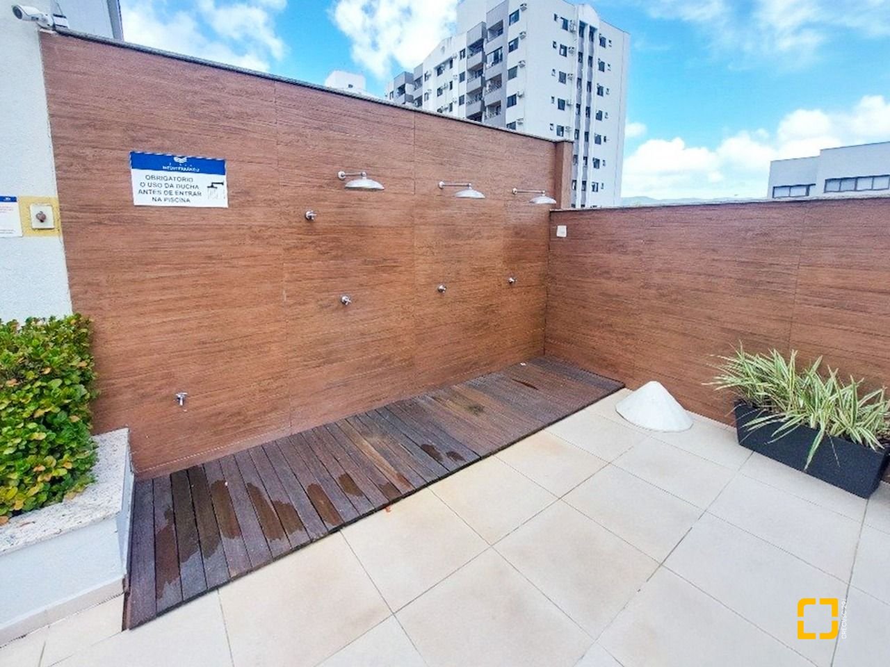 Apartamento com 68m², 3 quartos (sendo 1 suíte), 2 garagens, no bairro Itacorubi em Florianópolis
