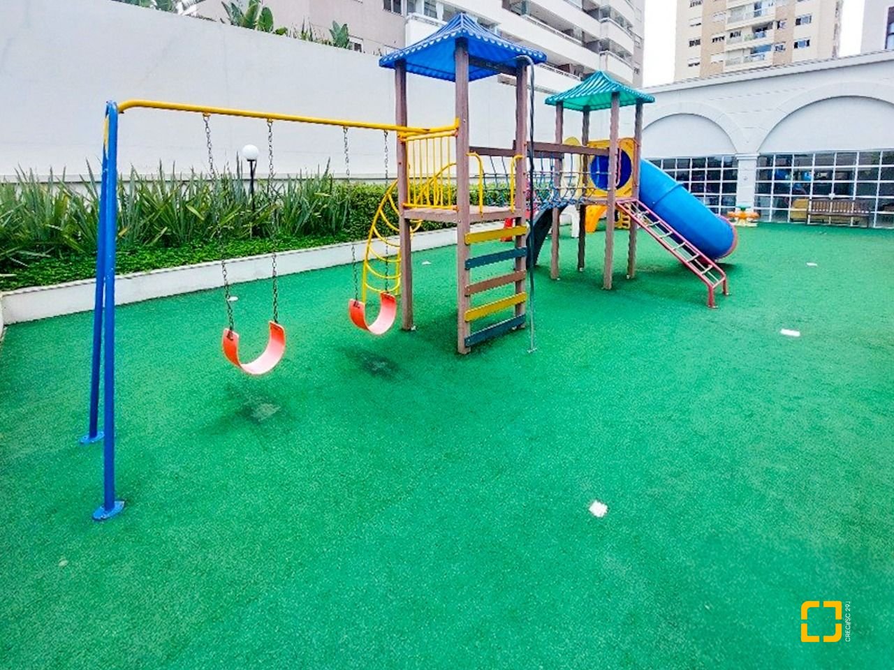 Apartamento com 68m², 3 quartos (sendo 1 suíte), 2 garagens, no bairro Itacorubi em Florianópolis