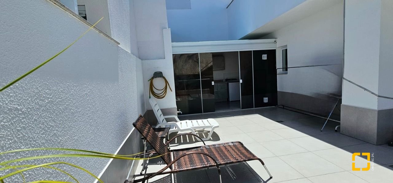 Cobertura com 122m², 2 quartos (sendo 1 suíte), 2 garagens, no bairro Ingleses em Florianópolis