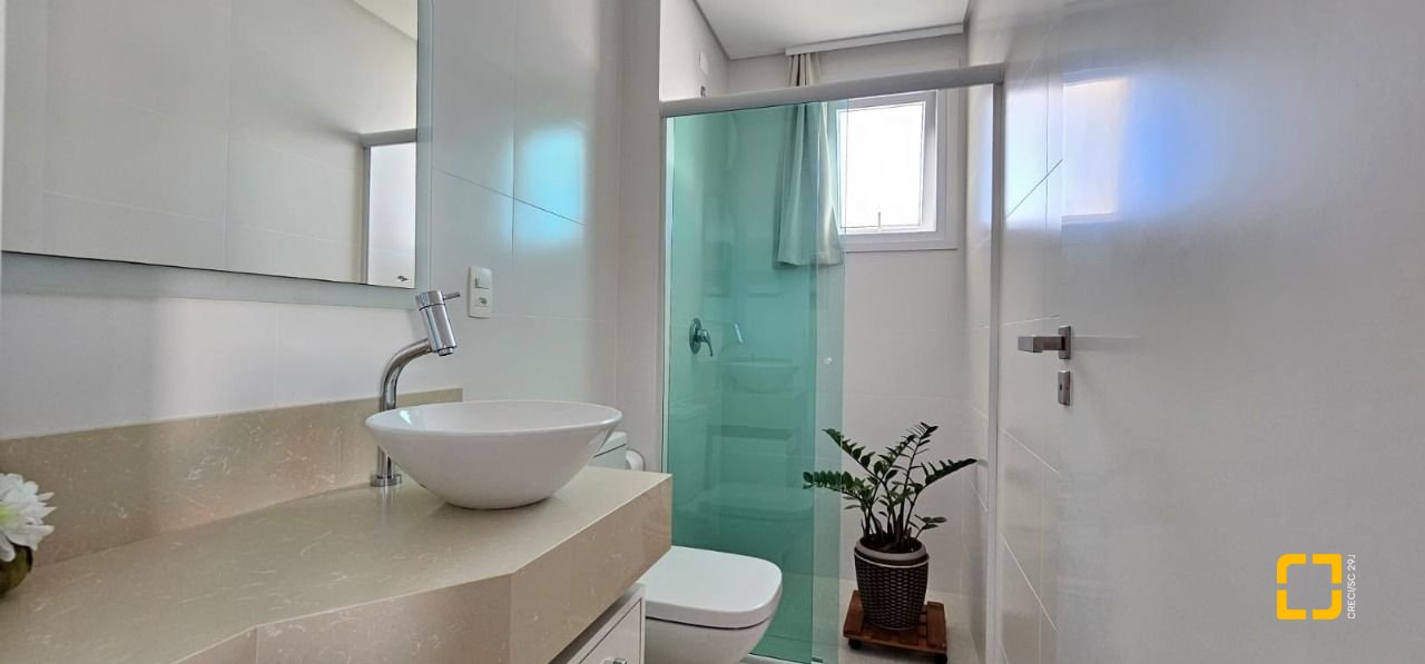 Cobertura com 122m², 2 quartos (sendo 1 suíte), 2 garagens, no bairro Ingleses em Florianópolis