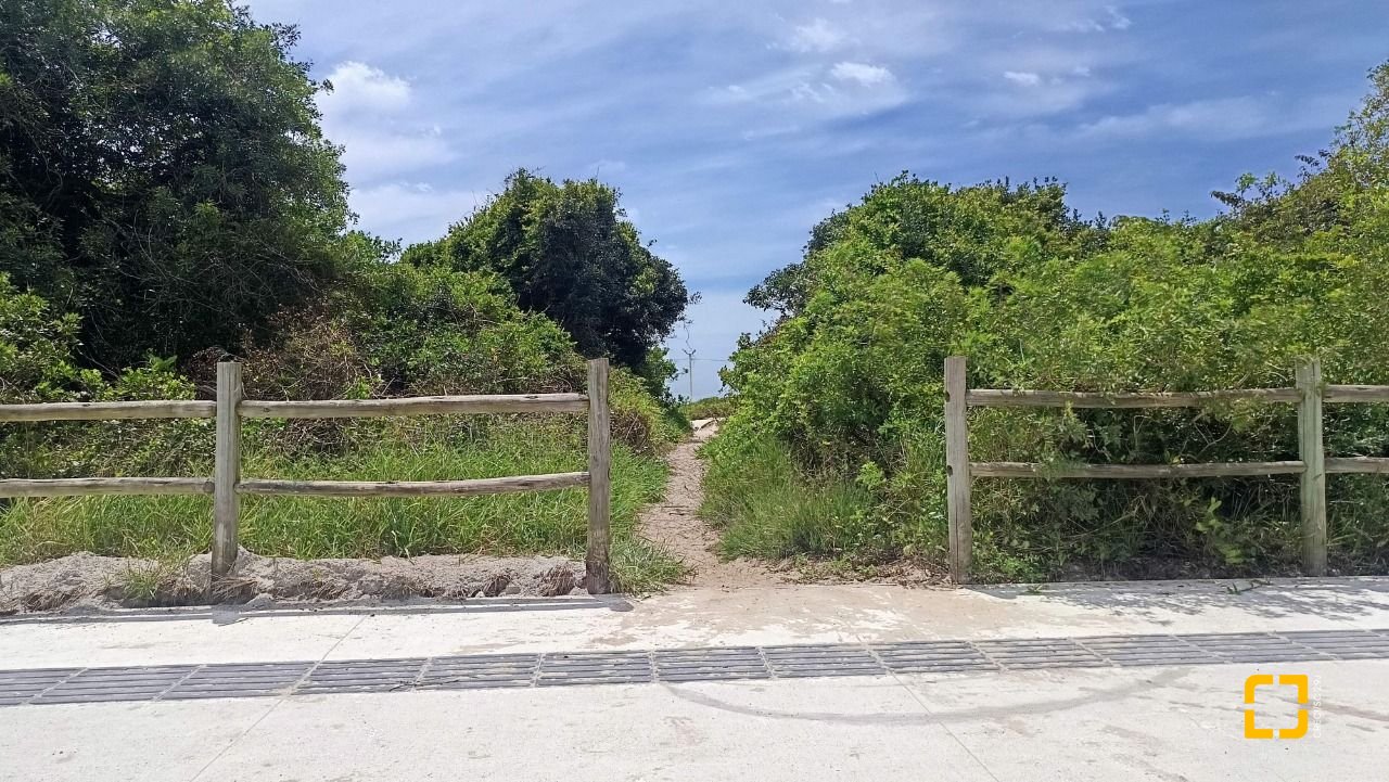 Apartamento com 70m², 2 quartos (sendo 1 suíte), 1 garagem, no bairro Ingleses em Floranópolis