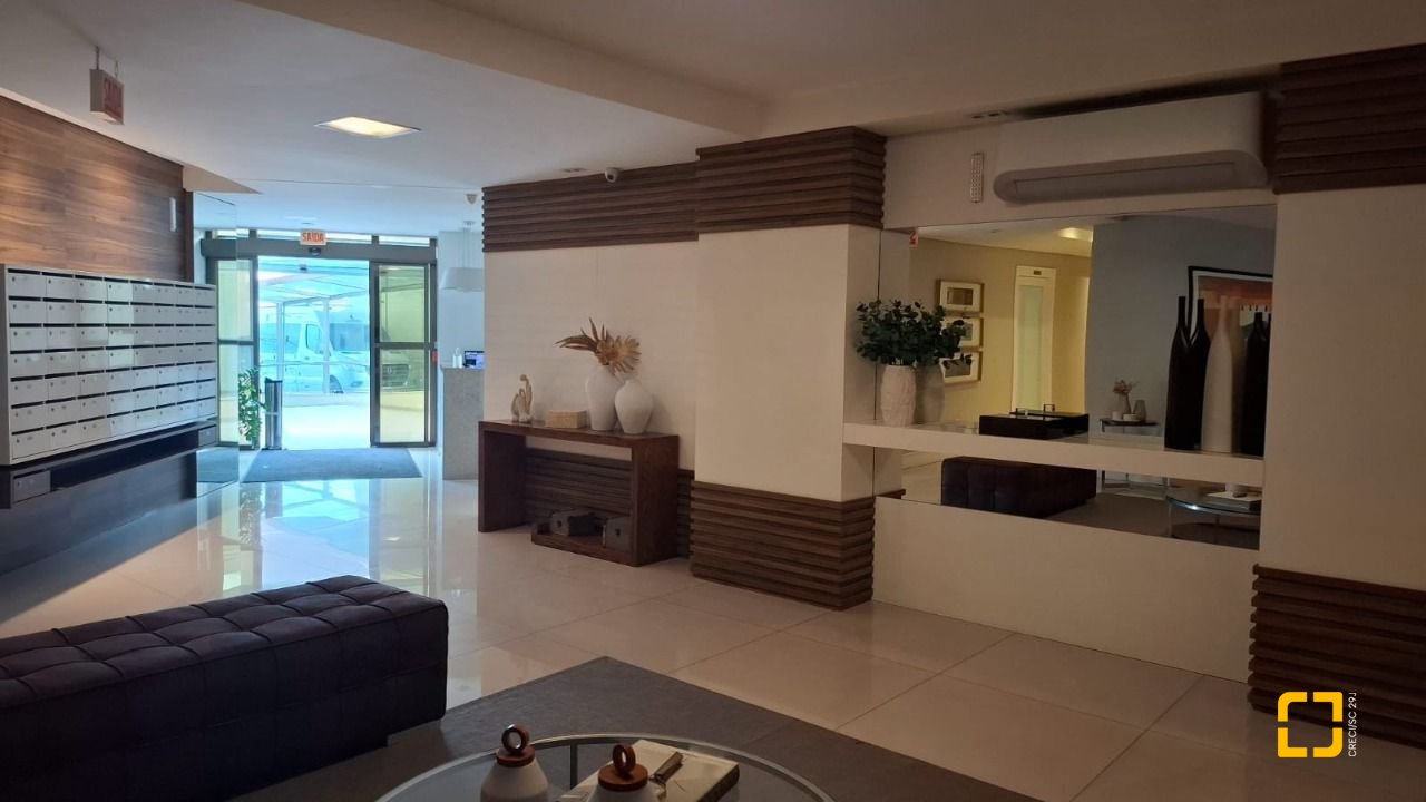 Apartamento com 131m², 4 quartos (sendo 2 suítes), 2 garagens, no bairro Trindade em Florianópolis
