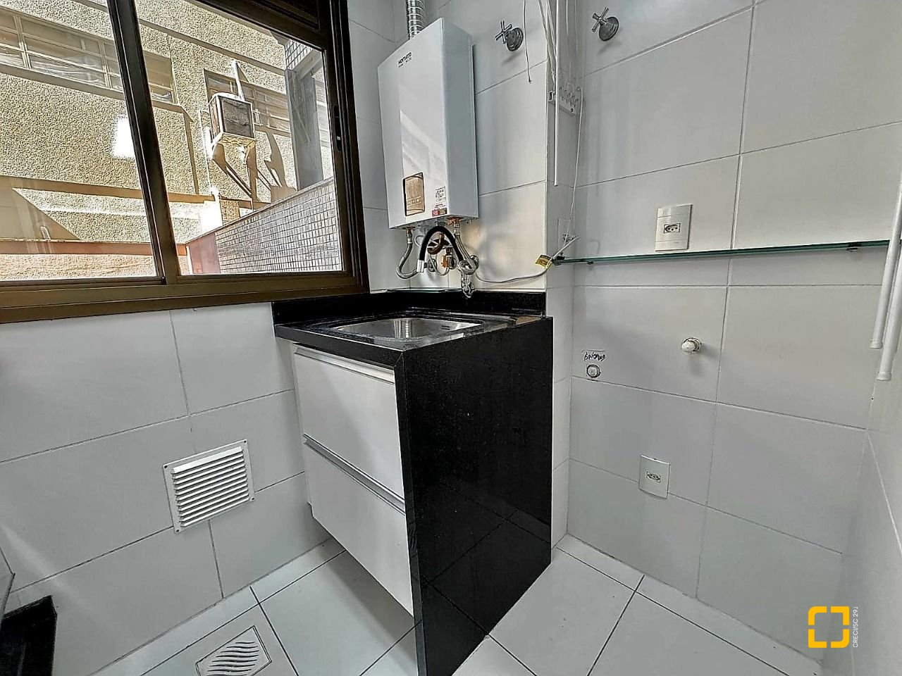 Apartamento com 131m², 4 quartos (sendo 2 suítes), 2 garagens, no bairro Trindade em Florianópolis