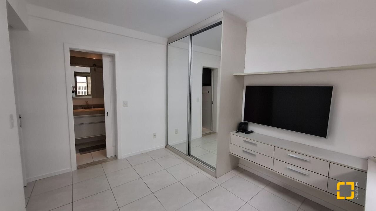 Apartamento com 131m², 4 quartos (sendo 2 suítes), 2 garagens, no bairro Trindade em Florianópolis