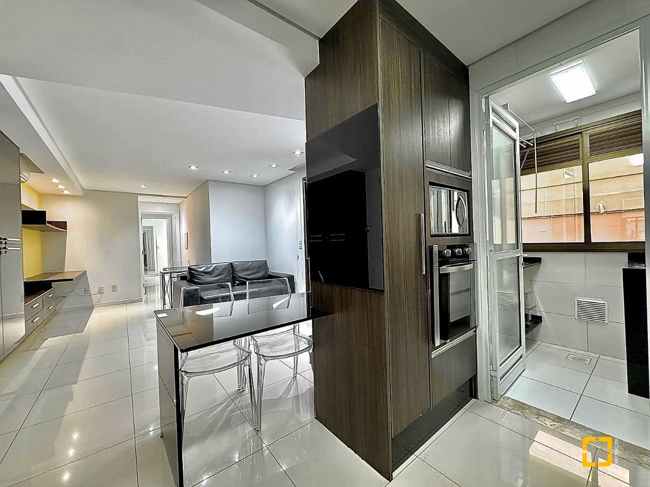 Apartamento com 131m², 4 quartos (sendo 2 suítes), 2 garagens, no bairro Trindade em Florianópolis