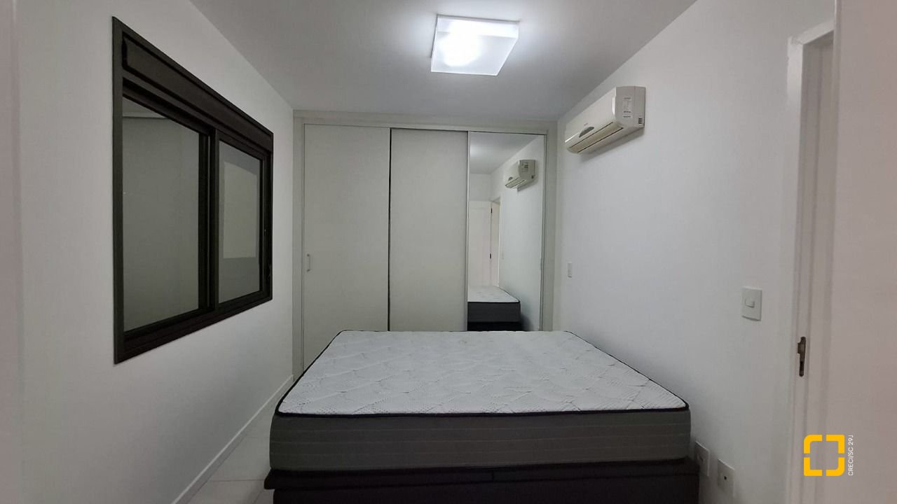 Apartamento com 131m², 4 quartos (sendo 2 suítes), 2 garagens, no bairro Trindade em Florianópolis