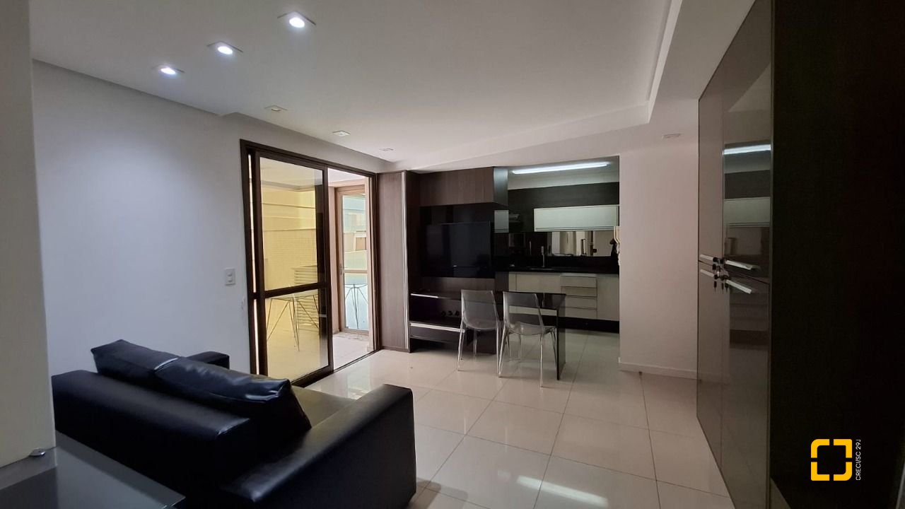 Apartamento com 131m², 4 quartos (sendo 2 suítes), 2 garagens, no bairro Trindade em Florianópolis