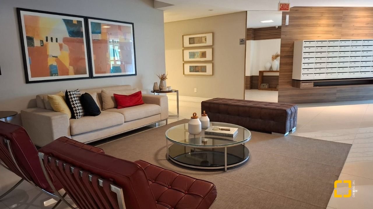 Apartamento com 131m², 4 quartos (sendo 2 suítes), 2 garagens, no bairro Trindade em Florianópolis
