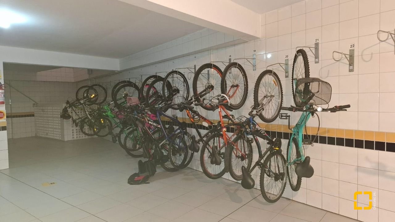 Apartamento com 131m², 4 quartos (sendo 2 suítes), 2 garagens, no bairro Trindade em Florianópolis