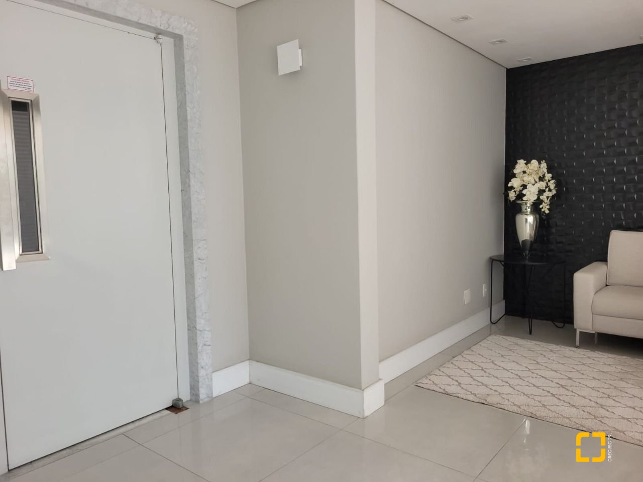 Apartamento com 141m², 4 quartos (sendo 1 suíte), 1 garagem, no bairro Centro em Florianópolis