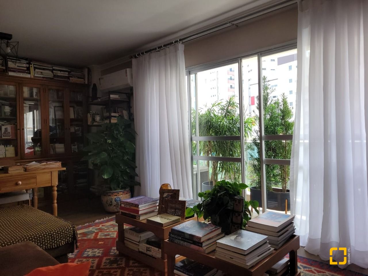 Apartamento com 141m², 4 quartos (sendo 1 suíte), 1 garagem, no bairro Centro em Florianópolis