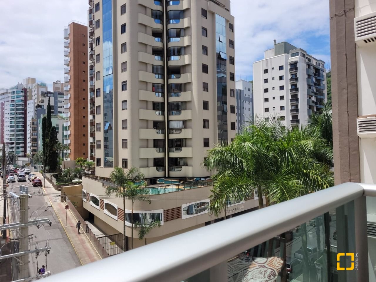 Apartamento com 141m², 4 quartos (sendo 1 suíte), 1 garagem, no bairro Centro em Florianópolis