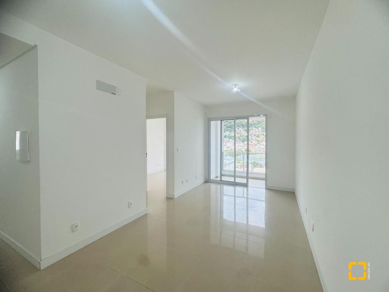 Apartamento com 67m², 3 quartos (sendo 1 suíte), 1 garagem, no bairro Centro em Florianópolis